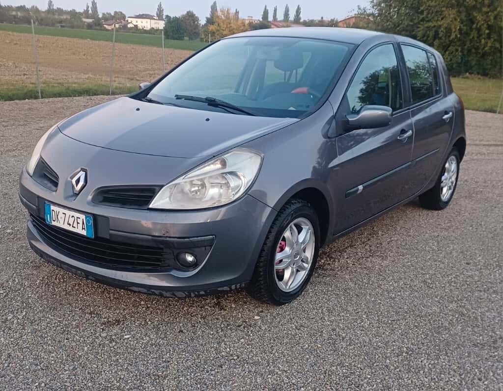 Renault Clio 1.2 16V 5 porte Le Iene