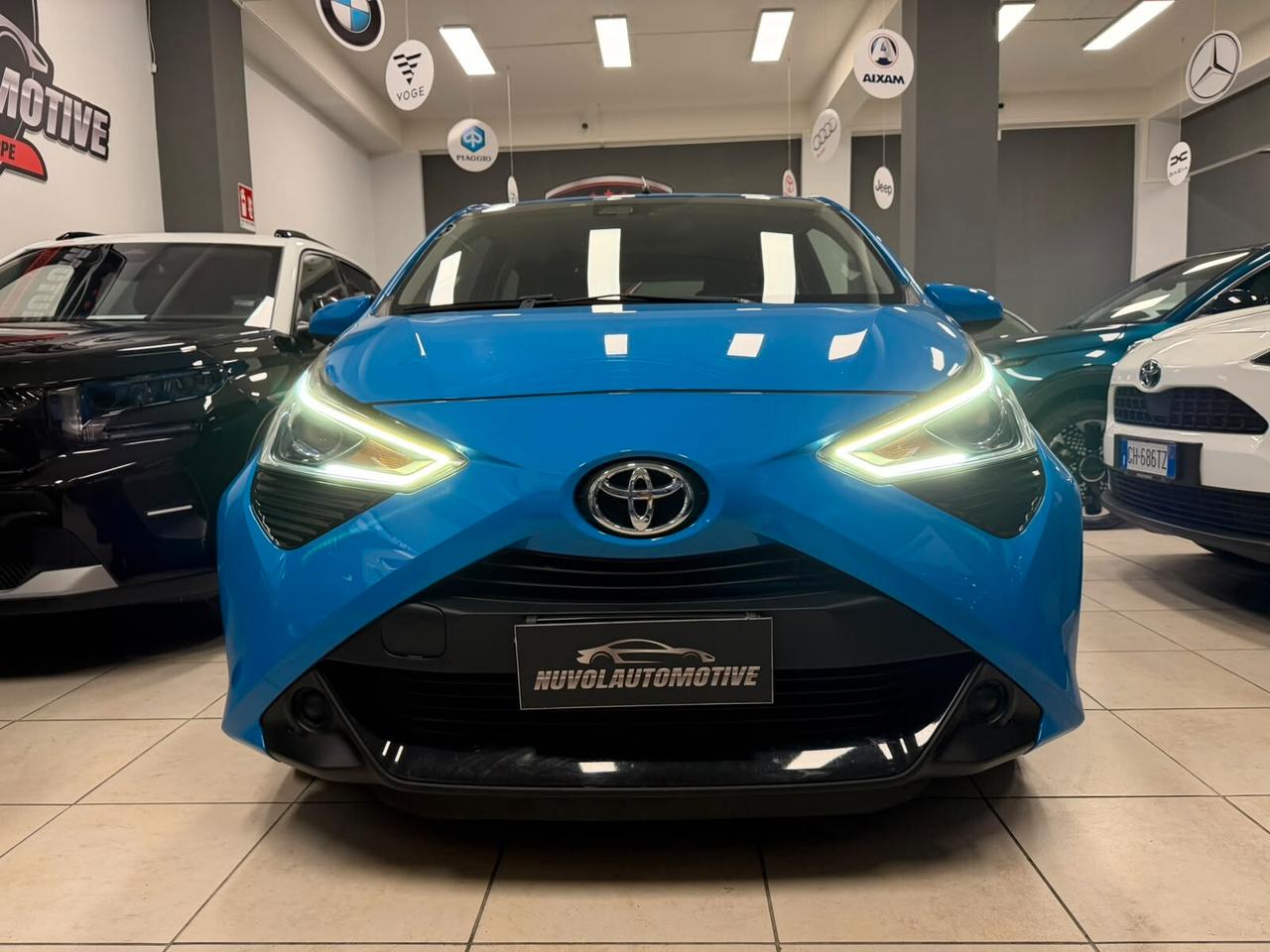 Toyota Aygo Connect 1.0 VVT-i 72 CV 5 porte x-play A RATE DA € 110 AL MESE