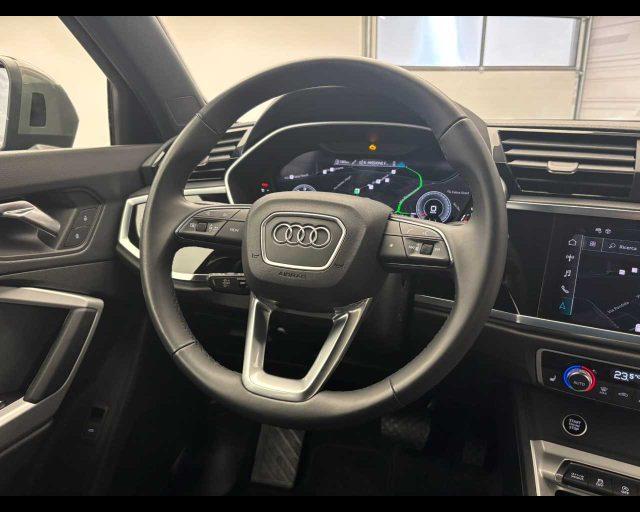 AUDI Q3 35 TDI S tronic Business Advanced