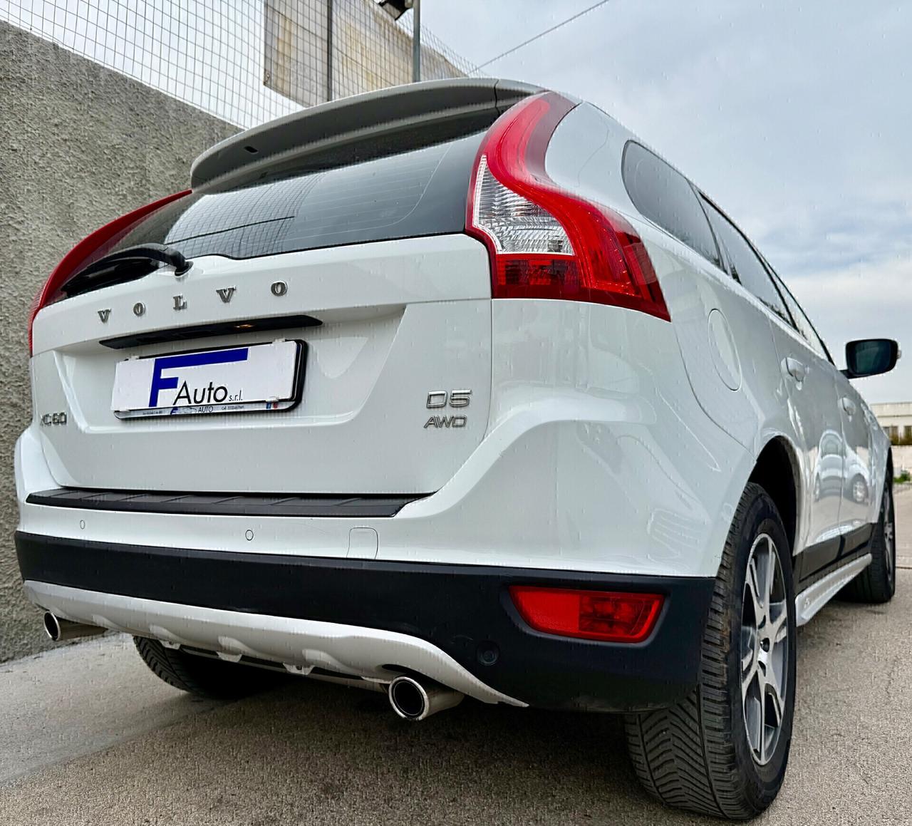 Volvo XC60 D5 AWD Geartronic Summum,TETTO PANORAMICO/APRIBILE,NAVI,FULL OTIONAL