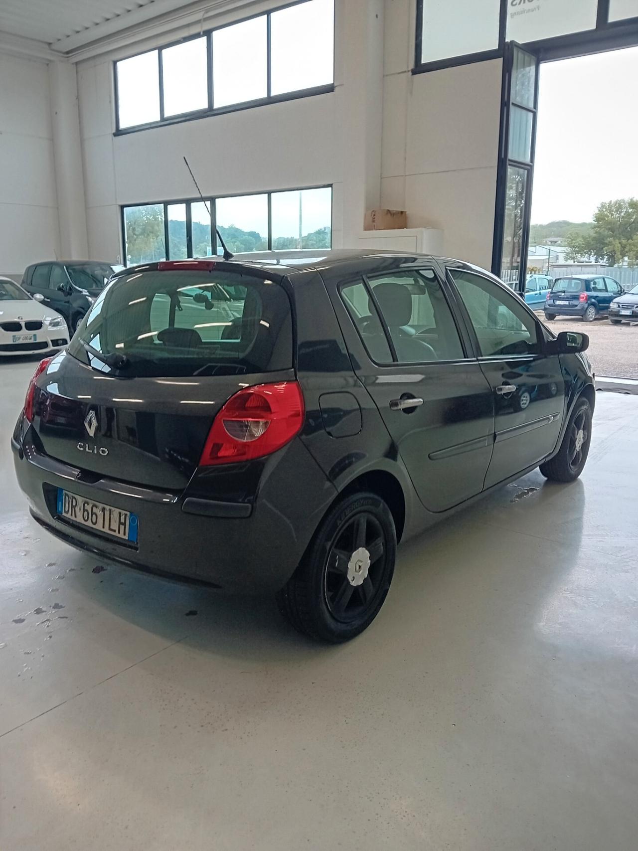 Renault Clio 1.5 dCi 70CV 5 porte ok Neopatentati