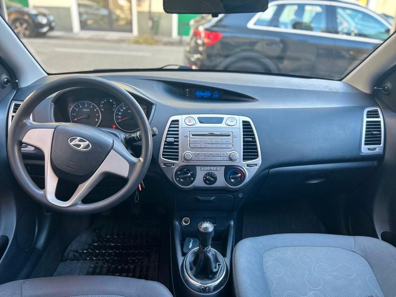 Hyundai i20 1.2 MPI MT Connectline