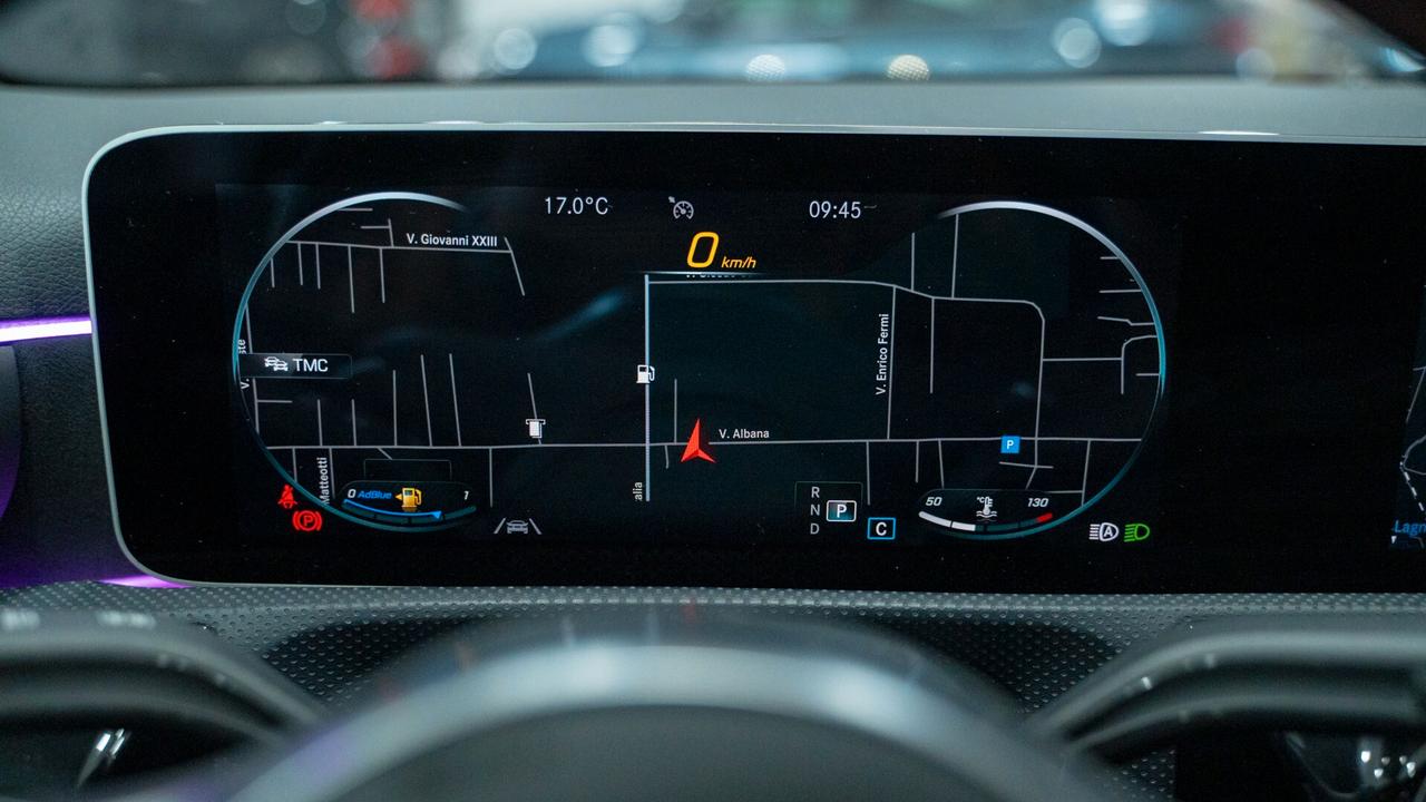 Mercedes-benz A 180 D PREMIUM PLUS AMG TETTO PACK LUCI XENO NAVI PELLE FULL OPTIONAL