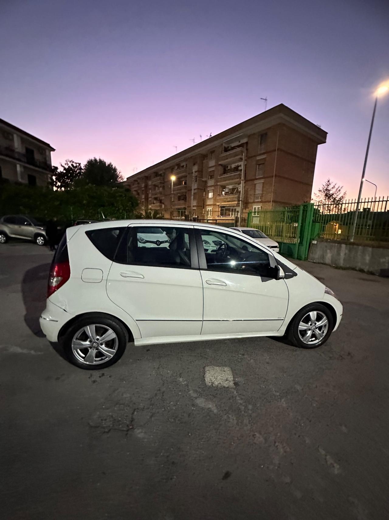 Mercedes-benz A 160 CDI BlueEFFICIENCY Avantgarde