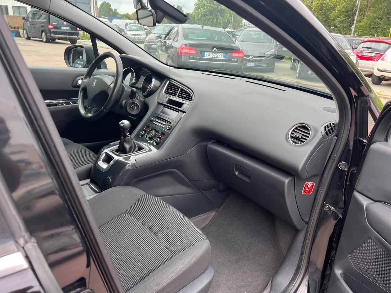 Peugeot 5008 1.6 HDi 112CV Business