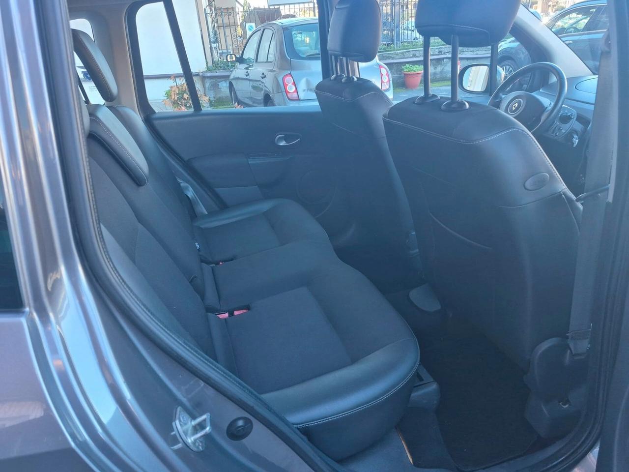 Renault Modus Grand 1.2 16V P-E-R-F-E-T-T-A---