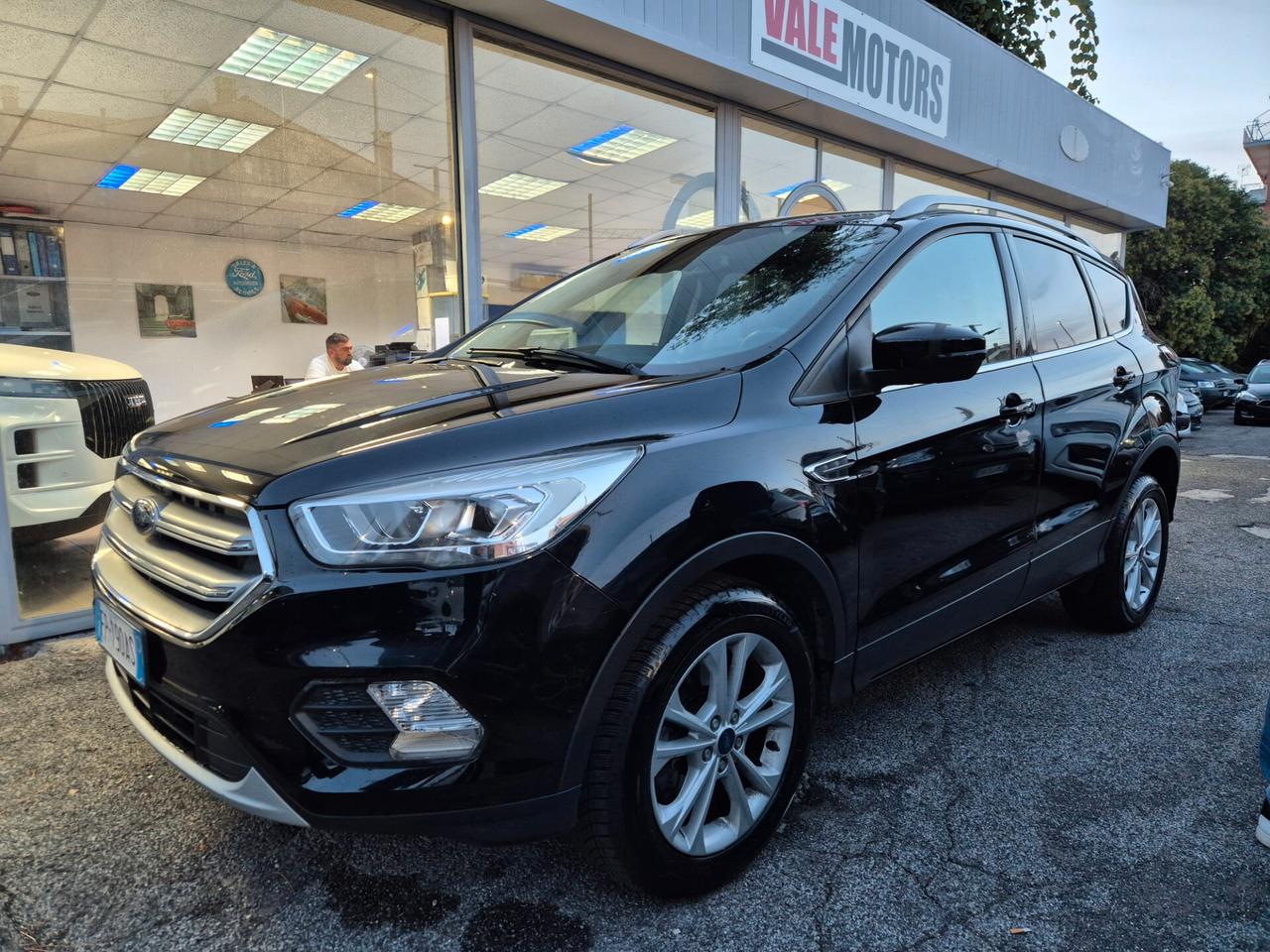 Ford Kuga 1.5 TDCI 120 CV S&S 2WD Powershift Business