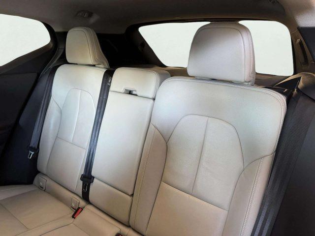 VOLVO XC40 D4 AWD MOMENTUM AUTOMATICA