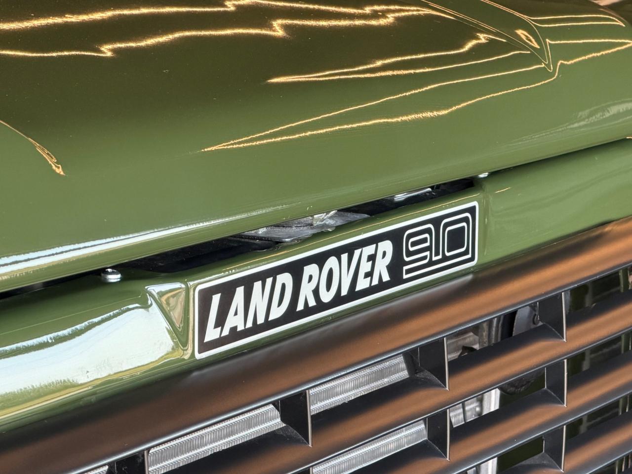 Land Rover Defender 90 diesel Soft-top 19J