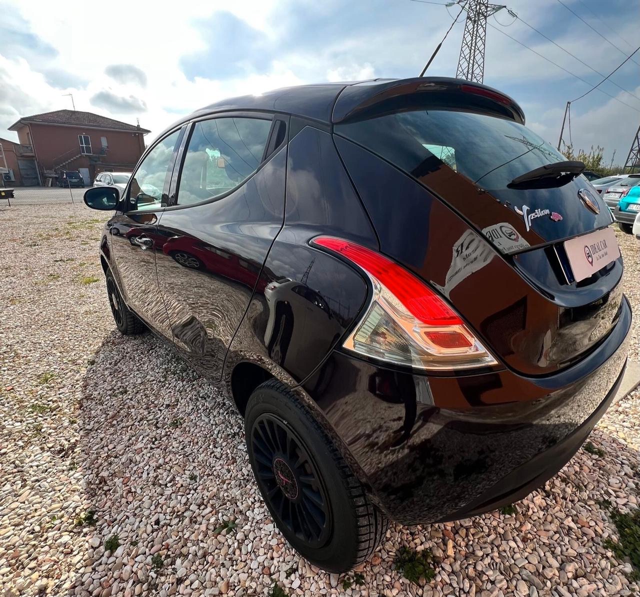 Lancia Ypsilon 0.9 TwinAir 85 CV 5 porte Metano Ecochic Gold