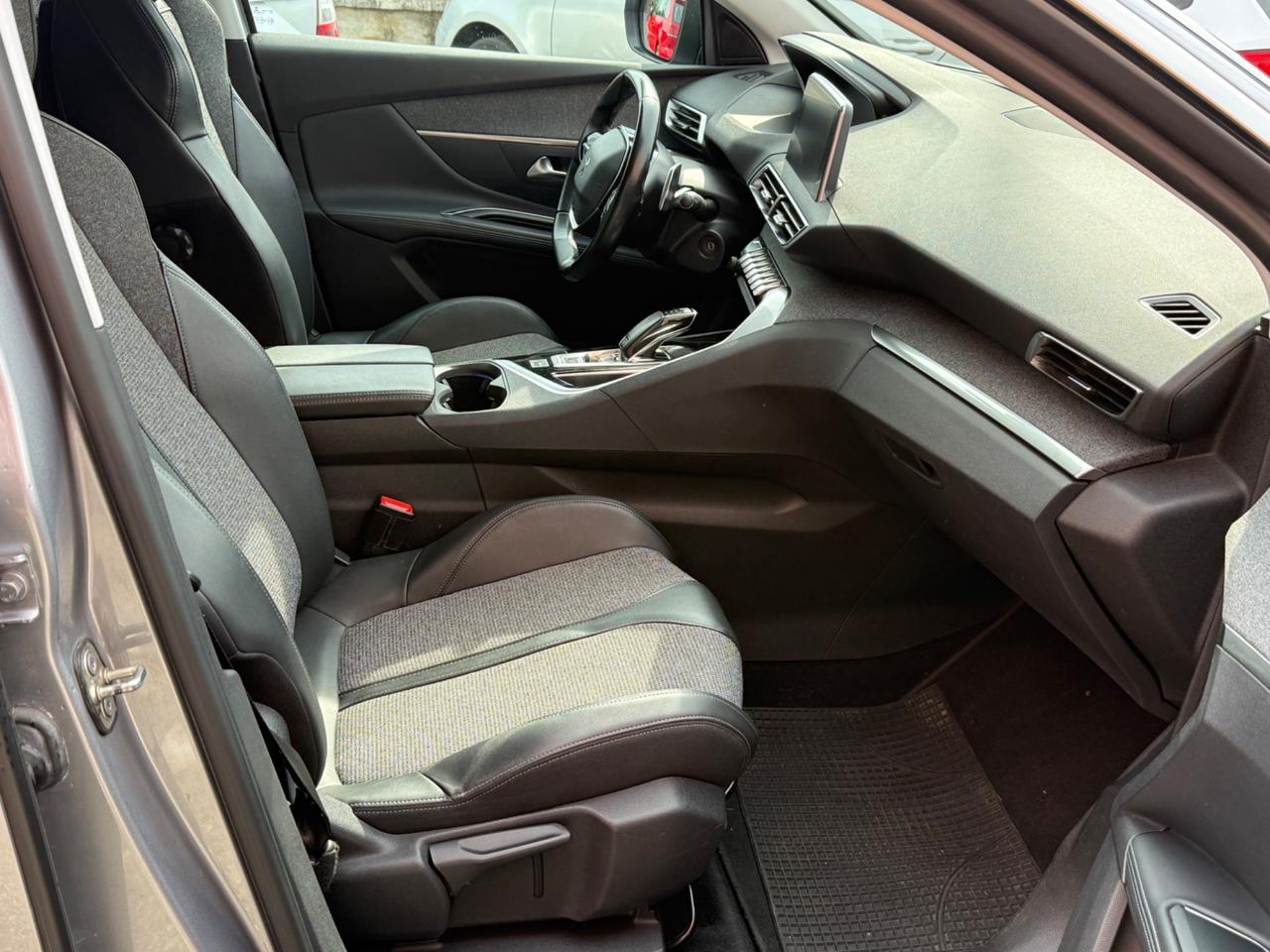 Peugeot 5008 BlueHDi 130 S&S EAT8 Allure 7 POSTI