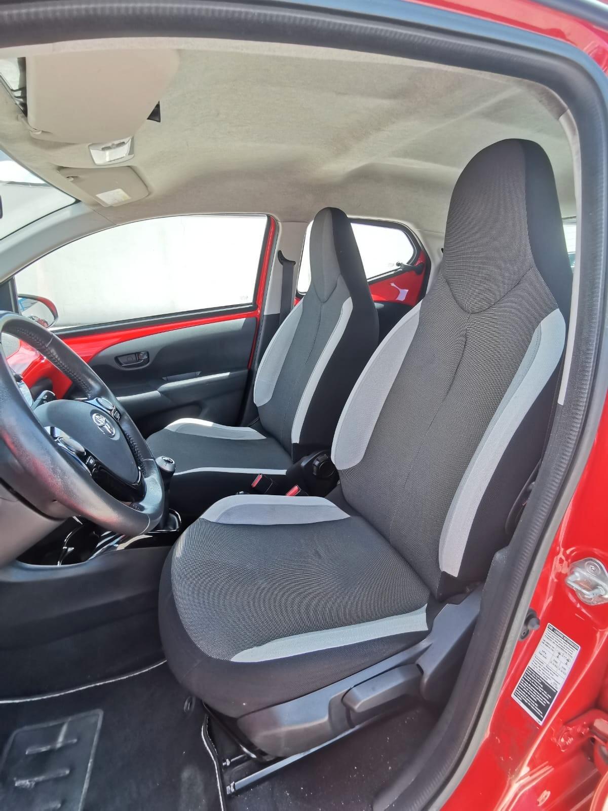 Toyota Aygo 1.0 VVT-i 69 CV 5P. x-cool 2014