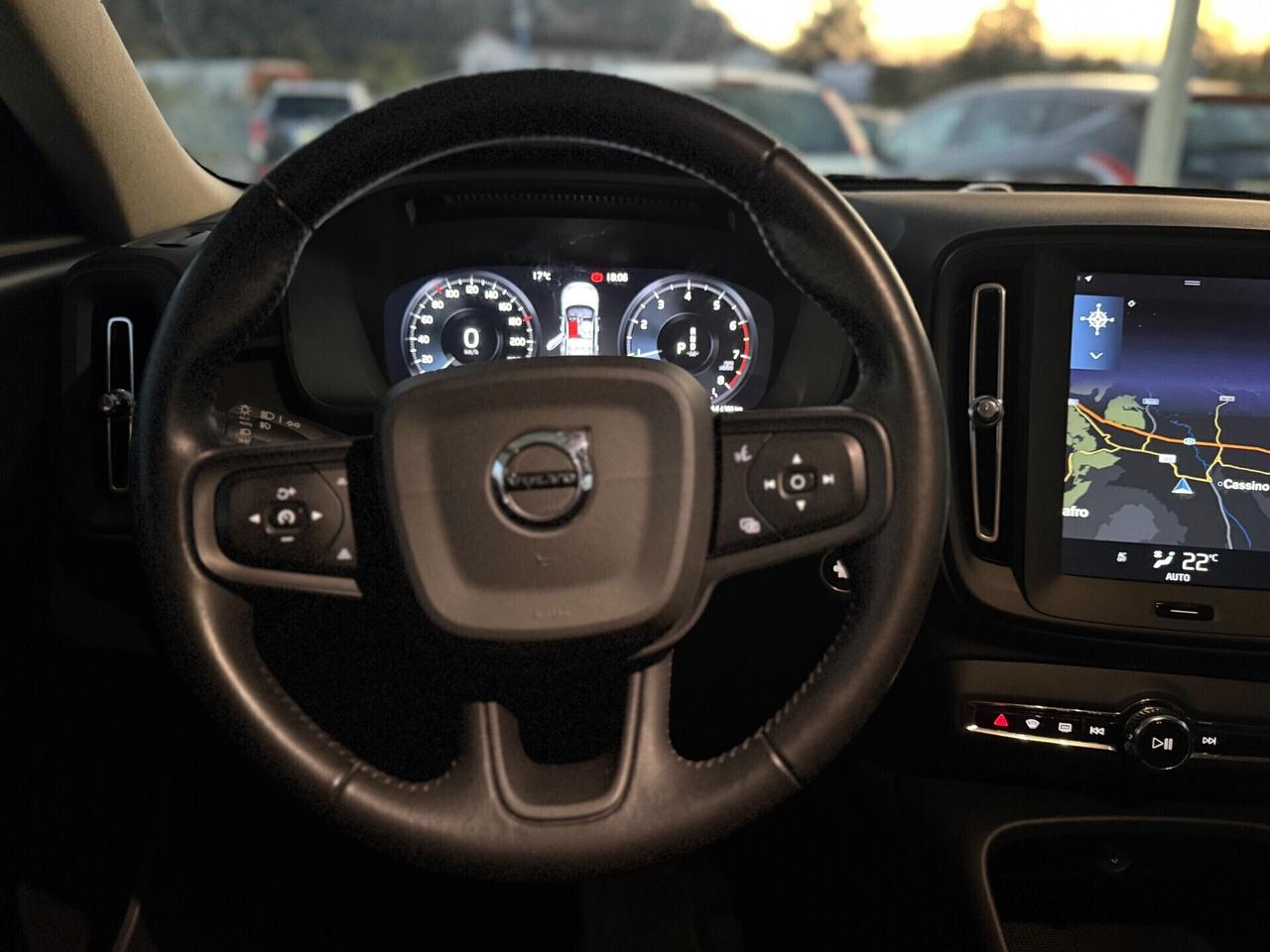 Volvo XC40 T3 Geartronic R-design PARI AL NUOVO