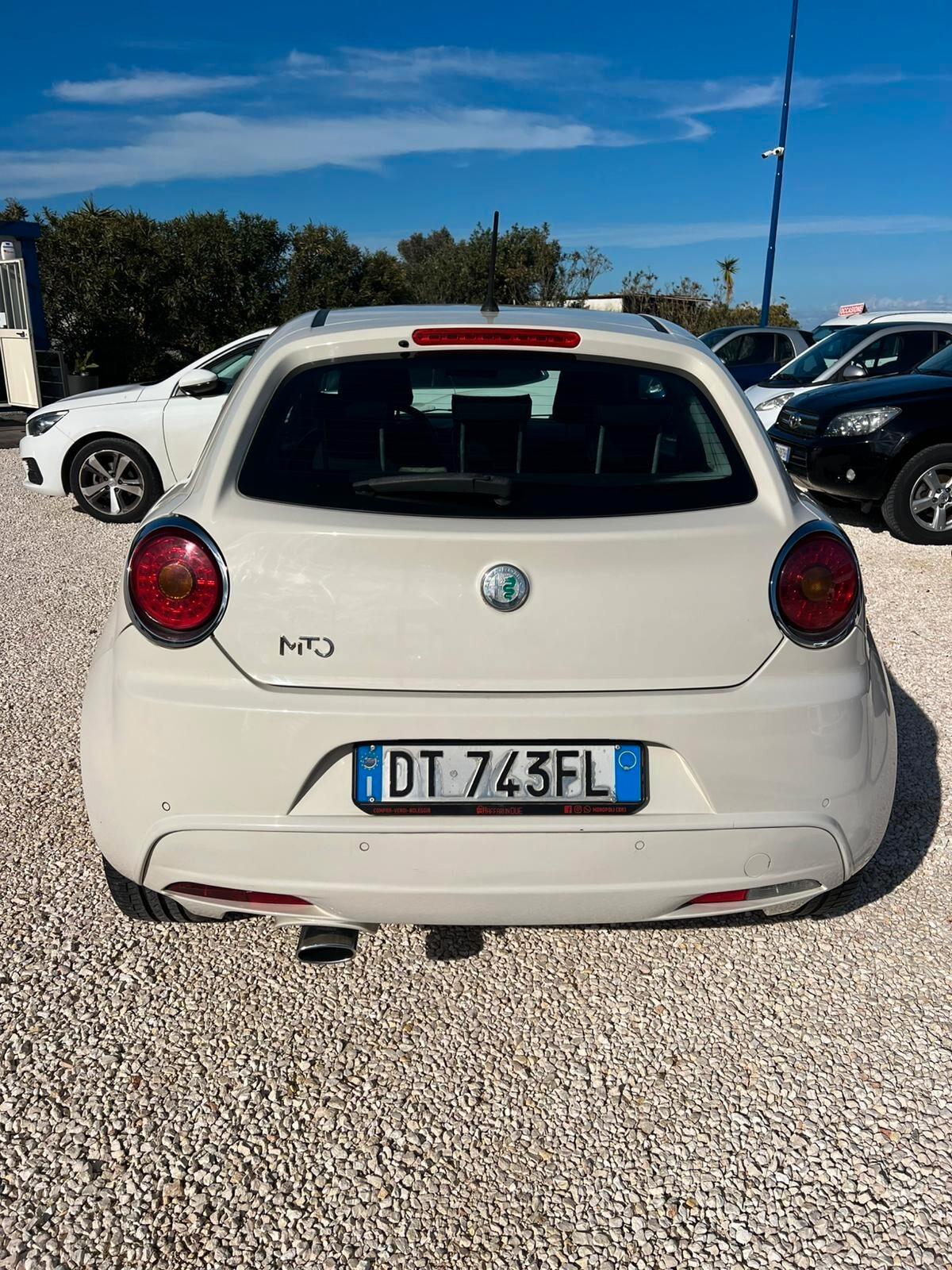 Alfa Romeo MiTo 1.6 JTDm 16V Distinctive Premium Pack