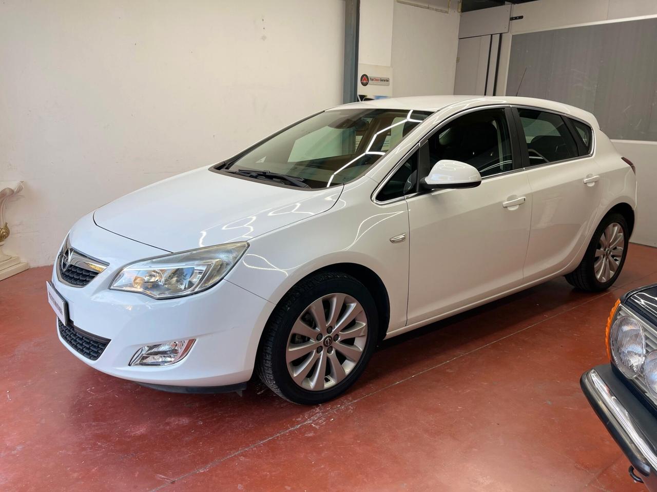 Opel Astra 1.4 Turbo 140CV GPL