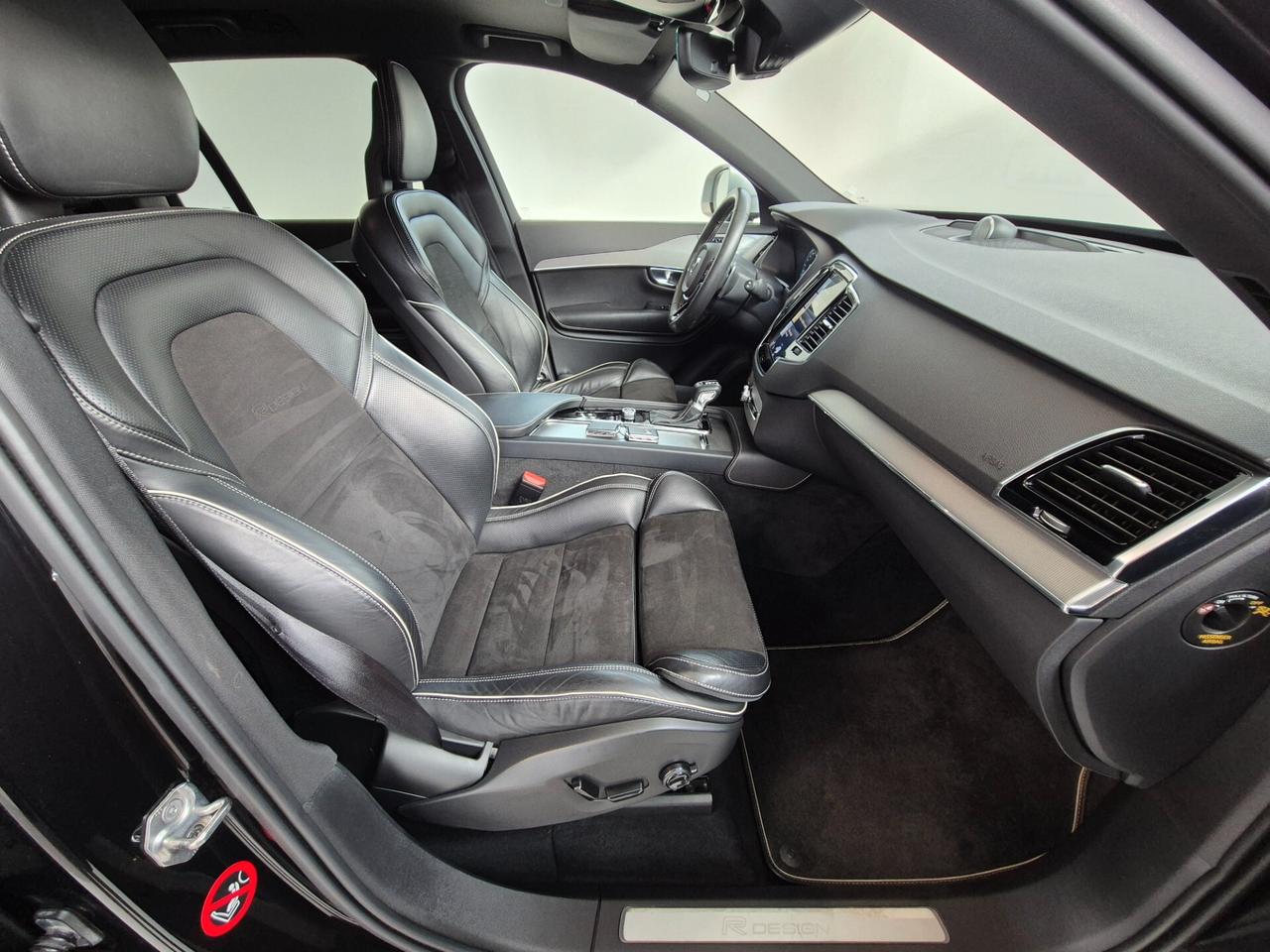 Volvo XC 90 R-DESIGN 7 POSTI