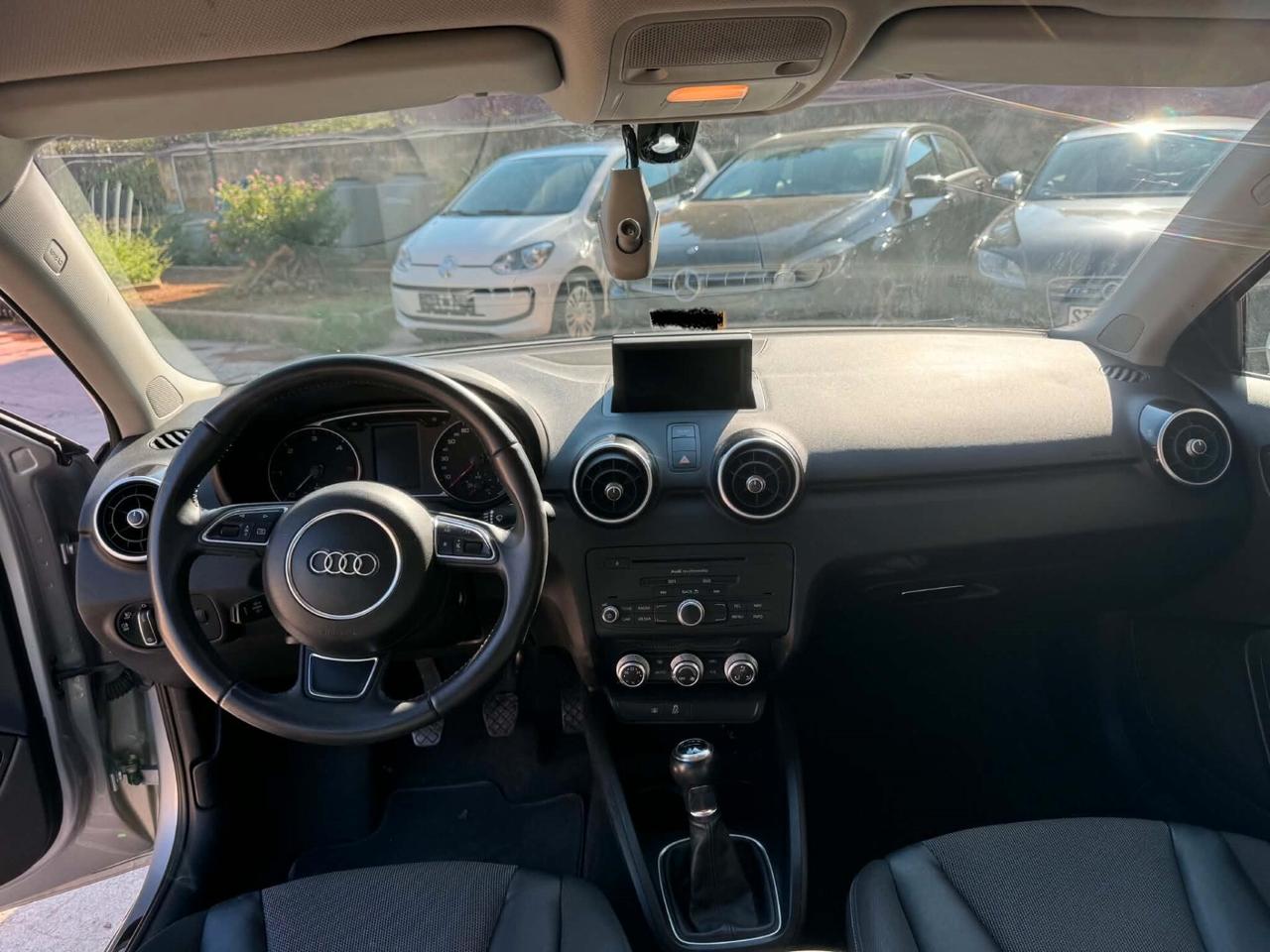 AUDI A1 1.6 TDI 105CV AMBITION 2015 BI-XENON