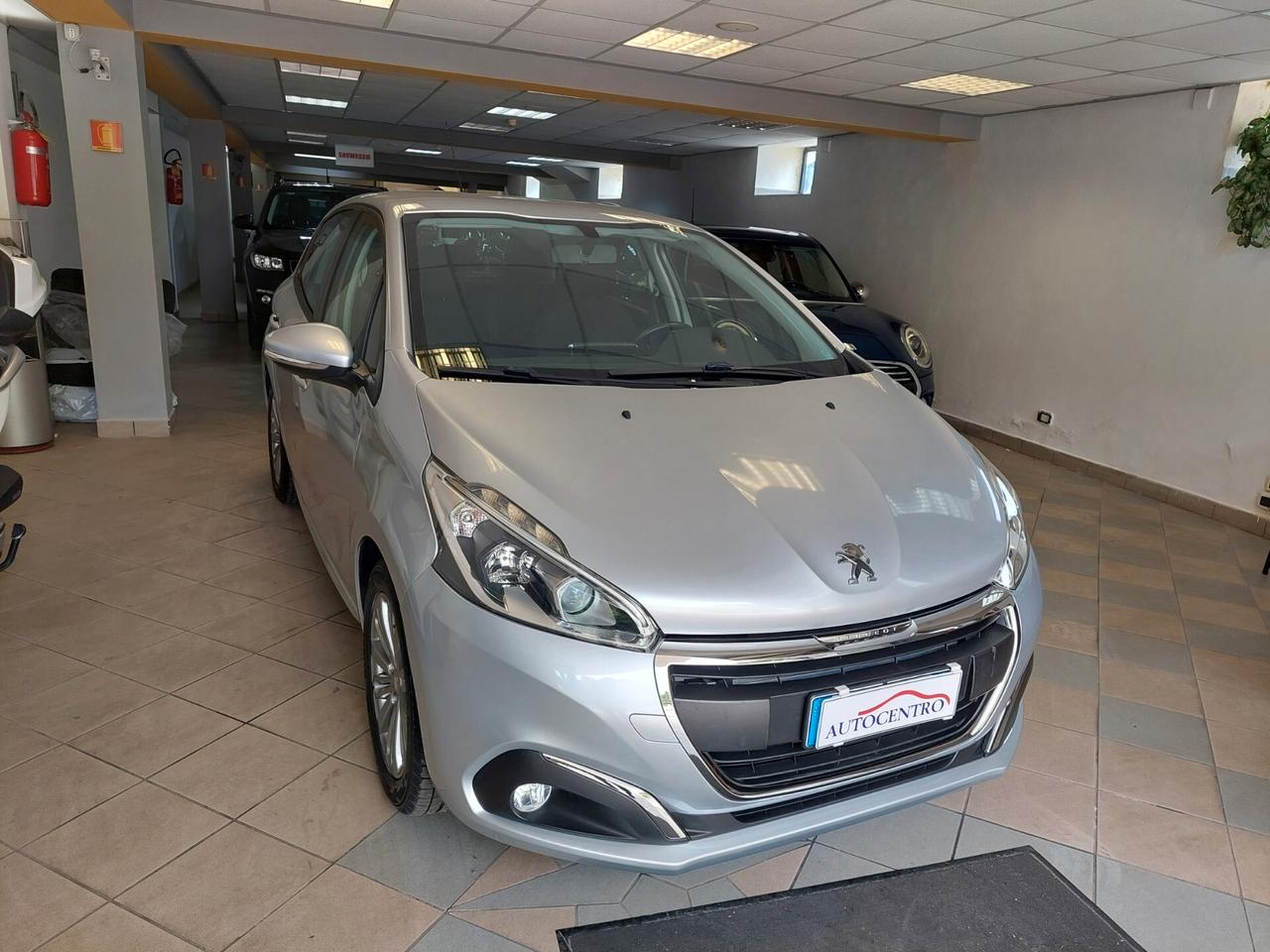Peugeot 208 PureTech 82 5 porte Allure