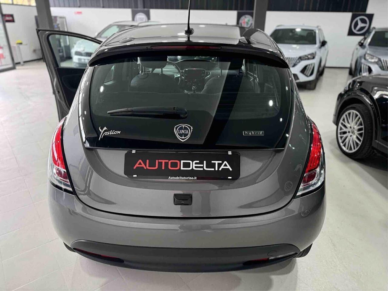 Lancia Ypsilon 1.0 FireFly 5 porte S&S Hybrid Alberta Ferretti