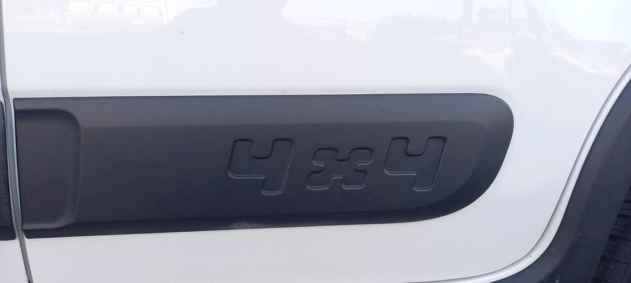 Fiat Panda cc. 1.300 MJT Turbodiesel 4X4 Trazione Integrale 5 Porte 5 Posti Euro 6B Utilizzabile anche per i Neopatentati.