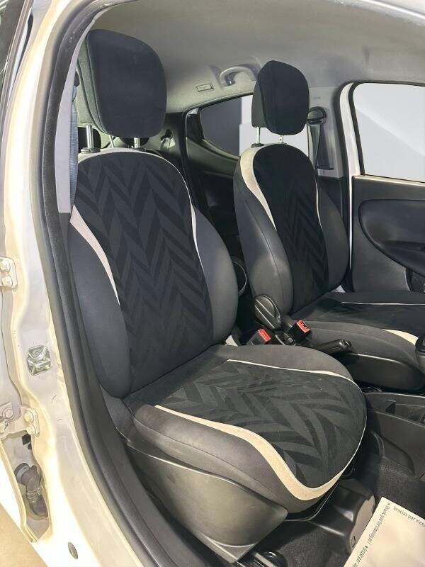 Lancia Ypsilon 1.2 69 CV 5 porte Gold(NEOPATENTATI)