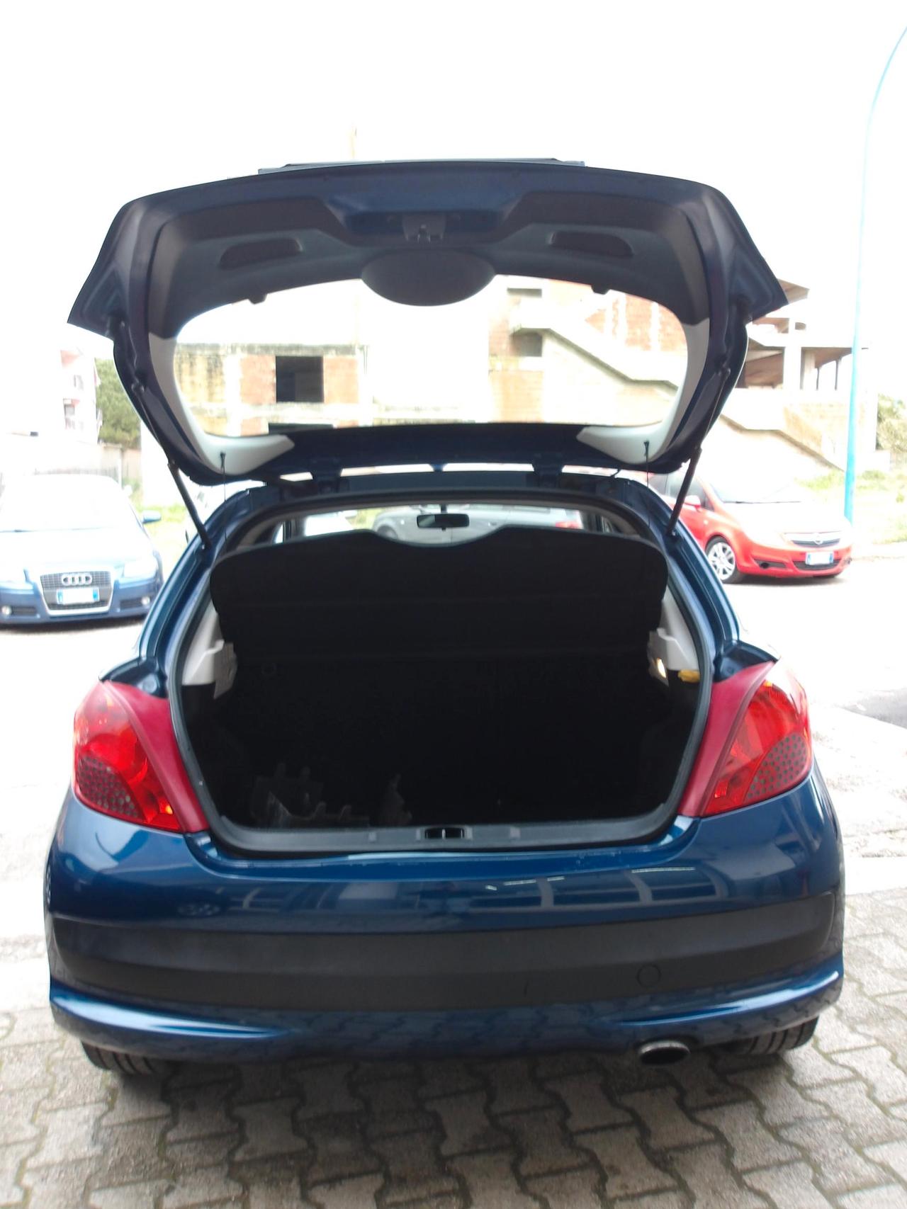 Peugeot 207 5 Porte 207 5p 1.6 hdi 16v XS