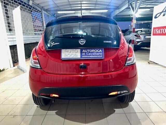 Lancia Ypsilon 1.0 FireFly 5 porte S&S Hybrid Gold