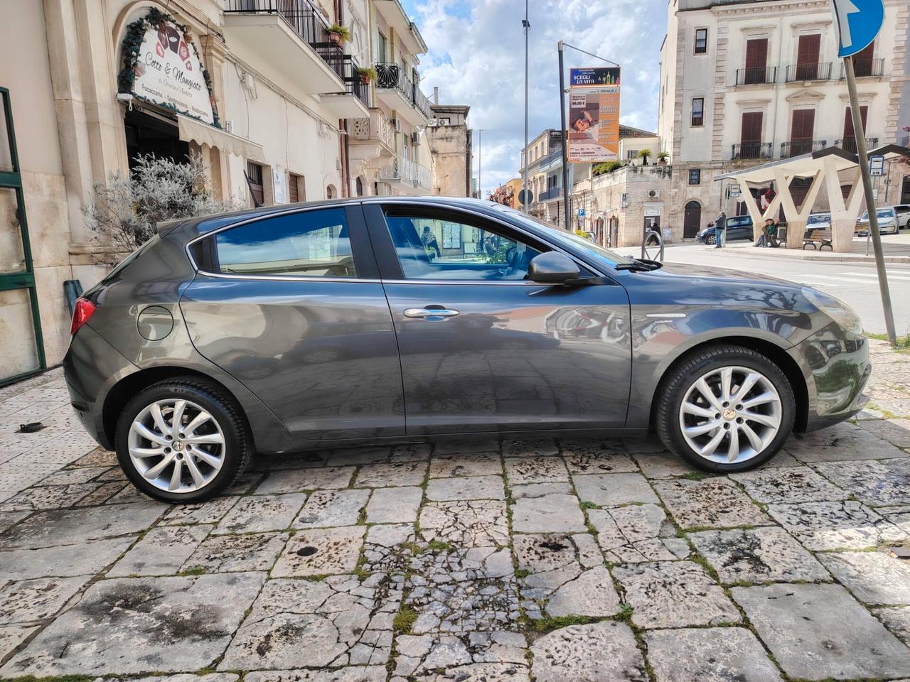 Alfa Romeo Giulietta 1.6 JTDm-2 120 CV Distinctive