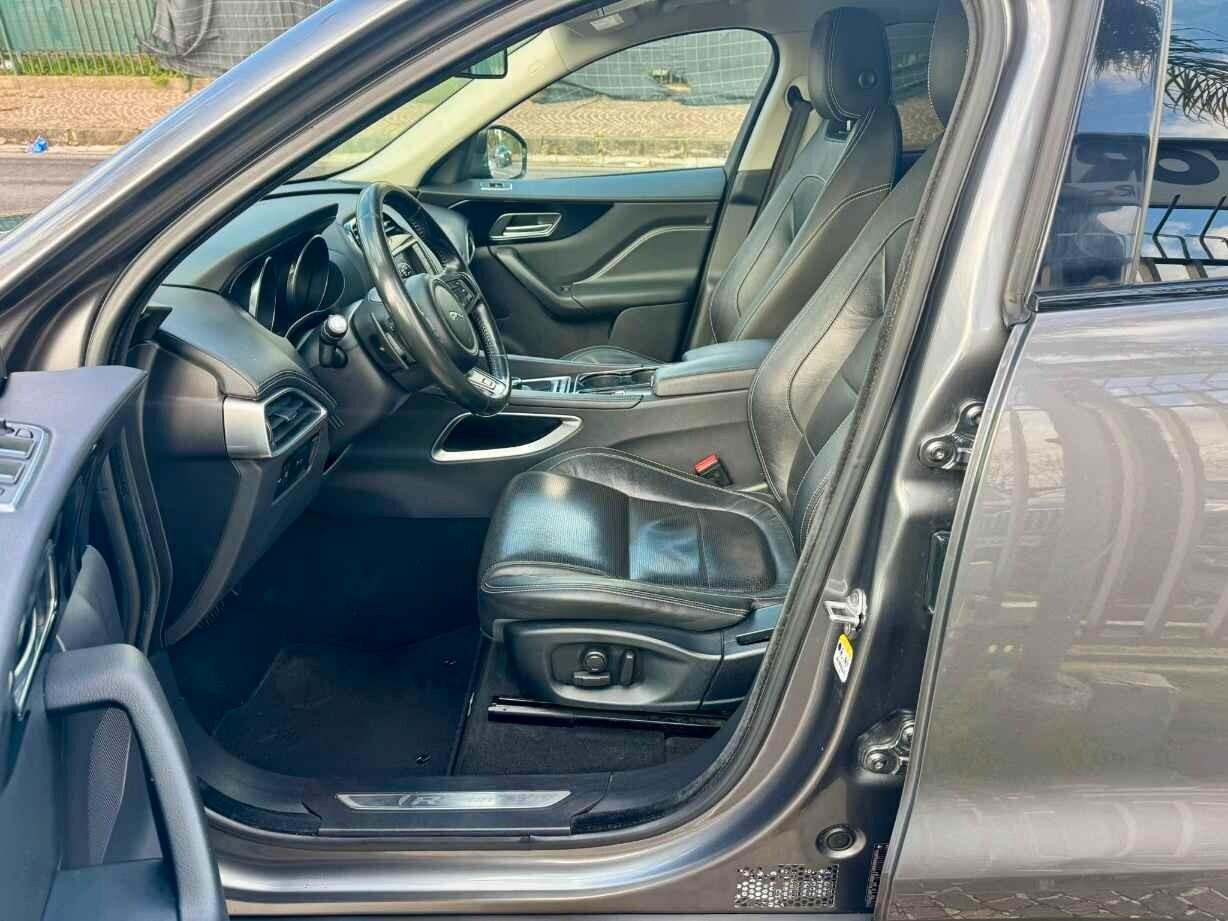 Jaguar F-Pace 2.0 D 180 CV R-Sport