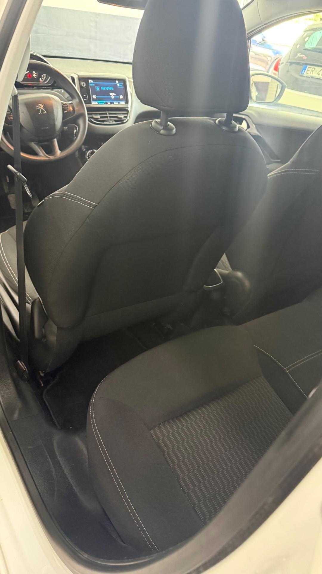 Peugeot 208 BlueHDi 75 5 porte Allure