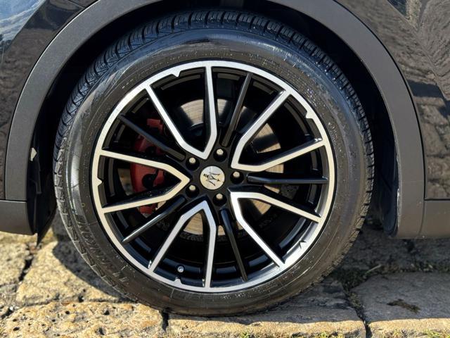 MASERATI Levante V6 Diesel 250cv AWD Granlusso (Tetto/APP/Retro)