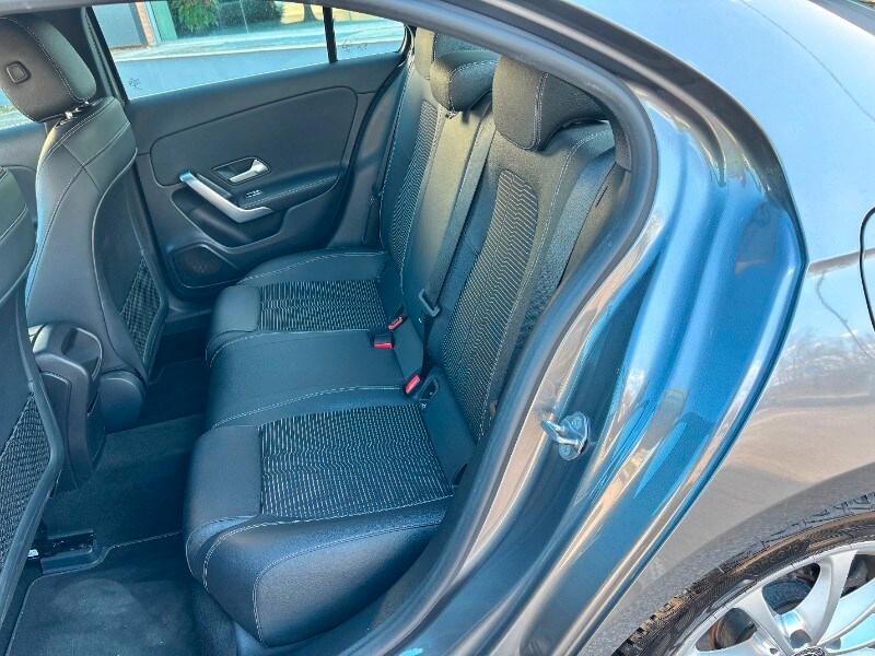 MERCEDES Classe A (V177) A 180 d Automatic ...