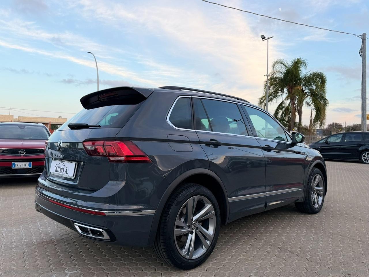 VOLKSWAGEN Tiguan 2.0 TDI 150CV SCR DSG R-Line