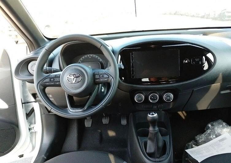 Toyota Aygo X 1.0 VVT-i 72 CV 5 porte Active KM 0 VARI COLORI