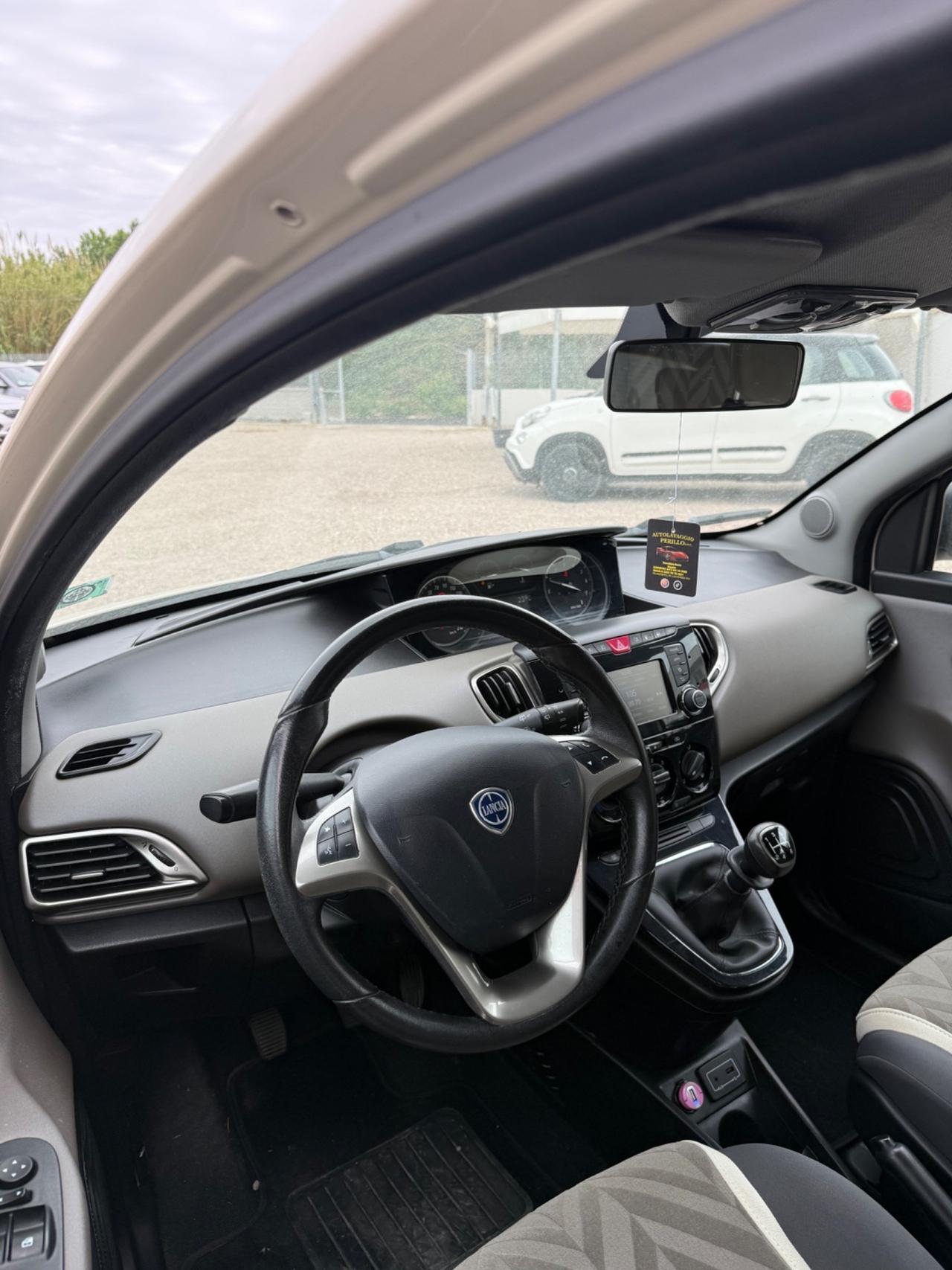 Lancia Ypsilon 1.2 69 CV 5 porte GPL Ecochic Gold