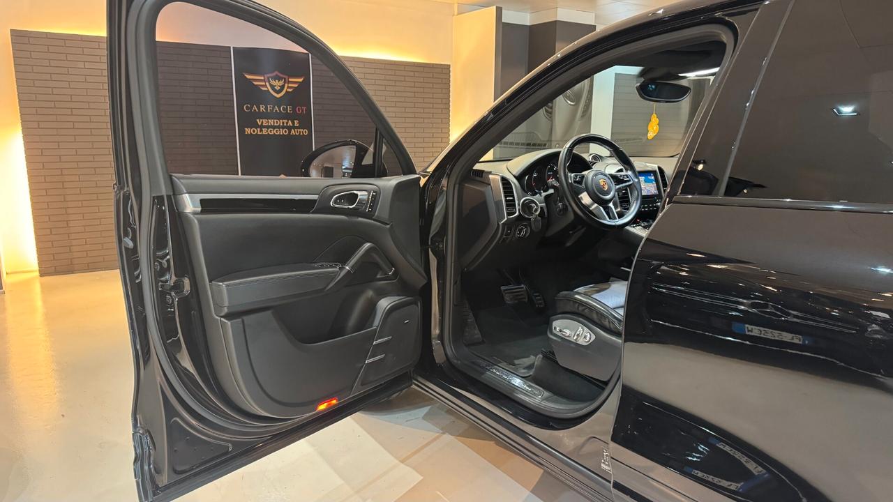 PORSCHE CAYENNE S 3.0D 250CV PLATINUM EDITION- 2016