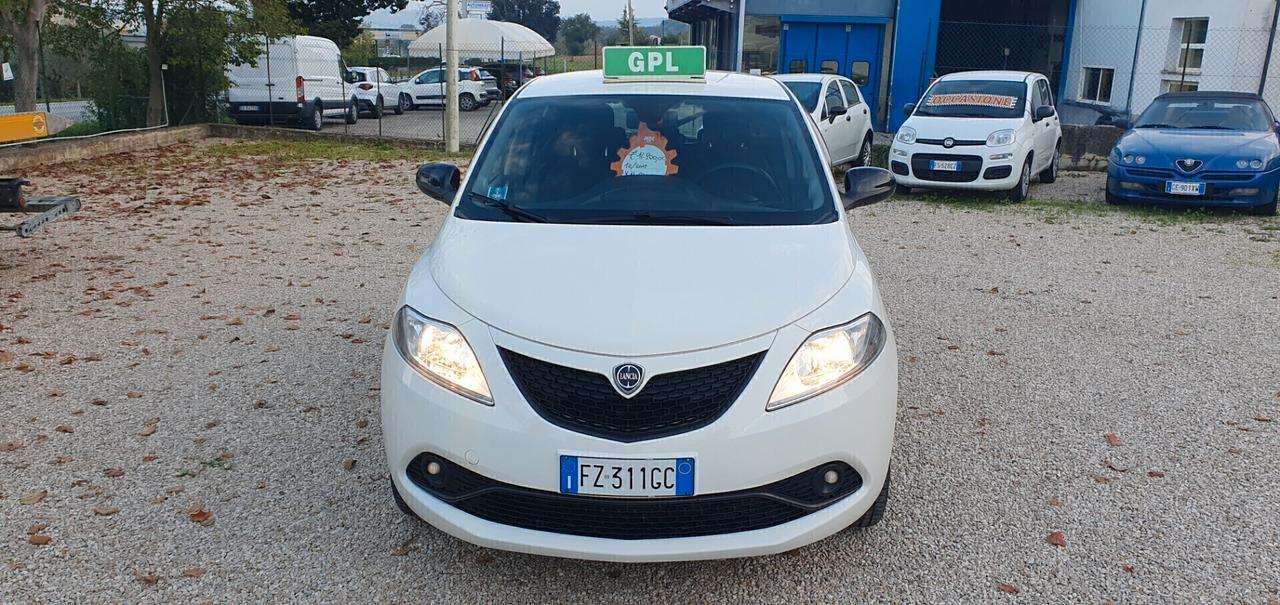 Lancia Ypsilon 1.2 69 CV 5 porte GPL Ecochic Gold