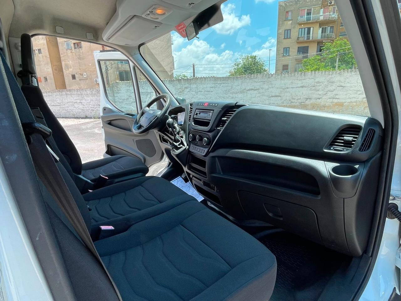 IVECO DAILY FURGONE CASSA E SPONDA IDRAULICA 35C13