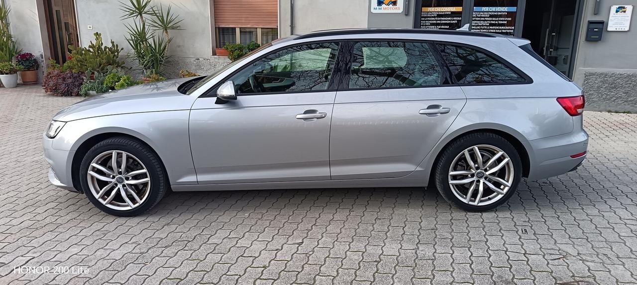 Audi A4 Avant 30 2.0 tdi Business 122cv s-tronic