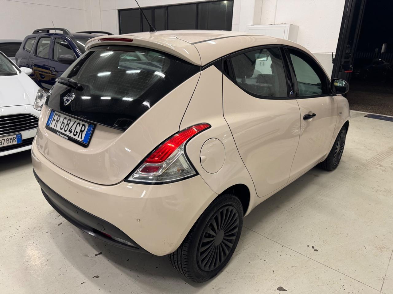 Lancia Ypsilon 1.2 69 CV 5 porte GPL Ecochic Elefantino Blu