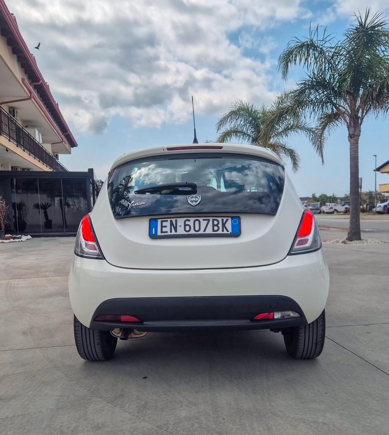 Lancia Ypsilon 1.3 MJT 16V 95 CV 5 porte S&S Silver