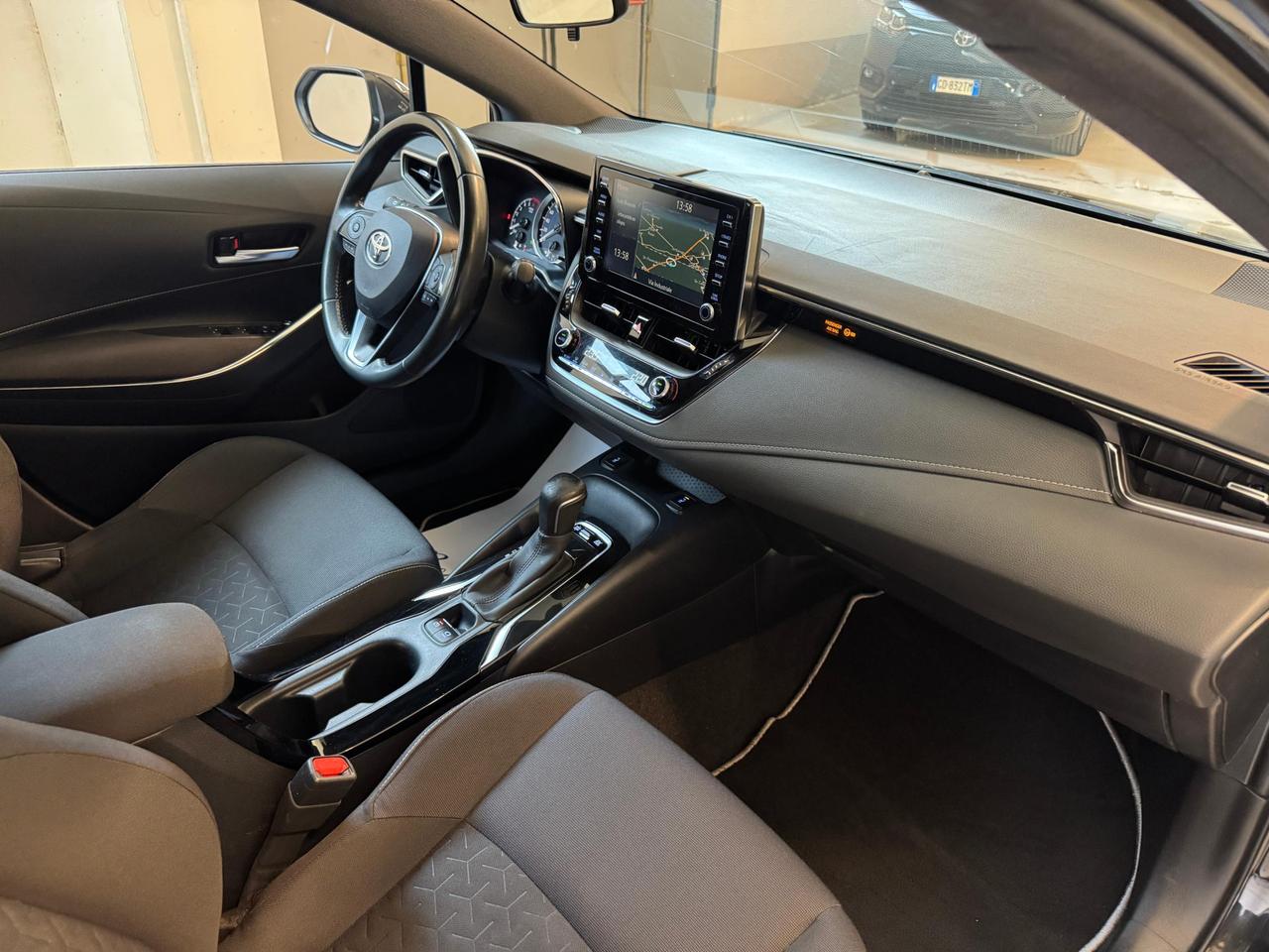 Toyota Corolla Touring Sports 1.8h Business cvt