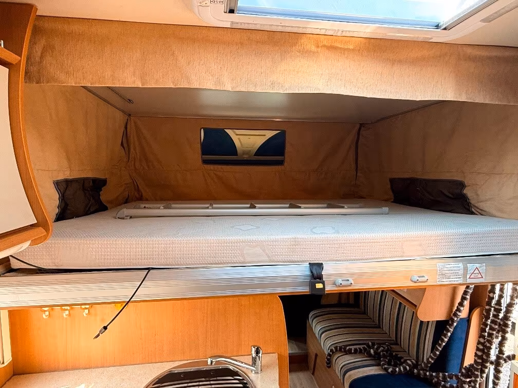 CAMPER CHAUSSON FLASH 06