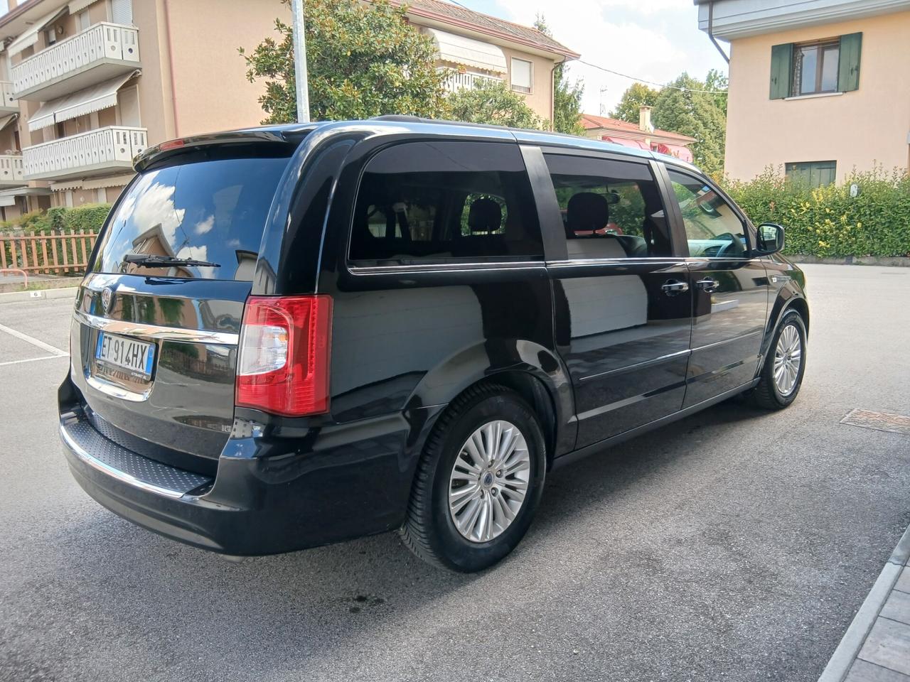 Lancia Voyager 2.8 Turbodiesel Gold 163 cv Automatica 7 posti pronta consegna