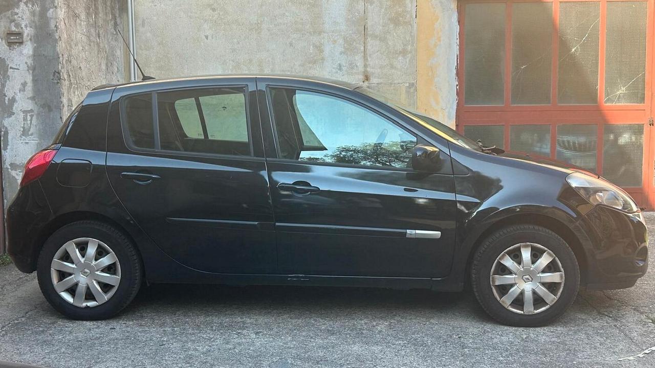 Renault Clio 1.2 16V 5 porte Dynamique