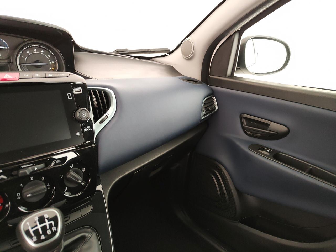 Lancia Ypsilon 1.0 FireFly 5 porte S&S Hybrid Platino