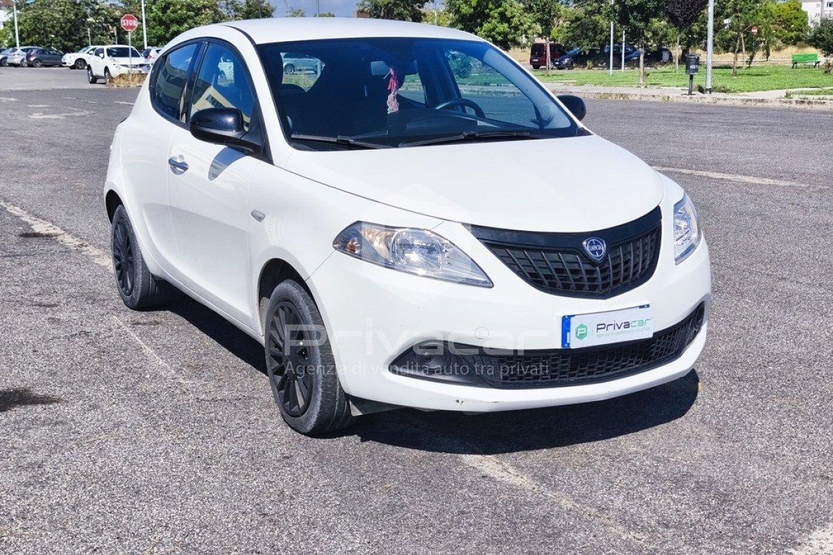 LANCIA Ypsilon 1.0 FireFly 5 porte S&S Hybrid Silver