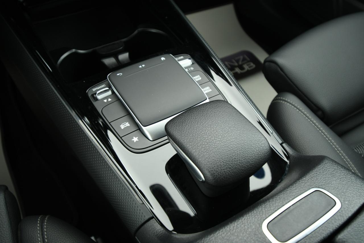 Mercedes-Benz GLA 250 e phev (eq-power) Sport auto CAMERA+LED+C18"