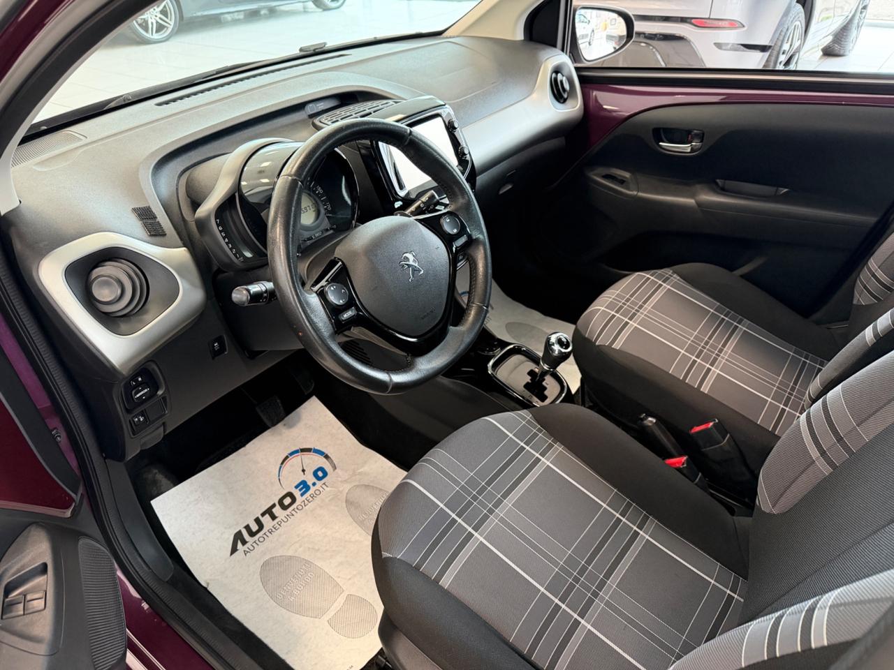 Peugeot 108 VTi 68 ETG 5 porte Allure Neopatentati