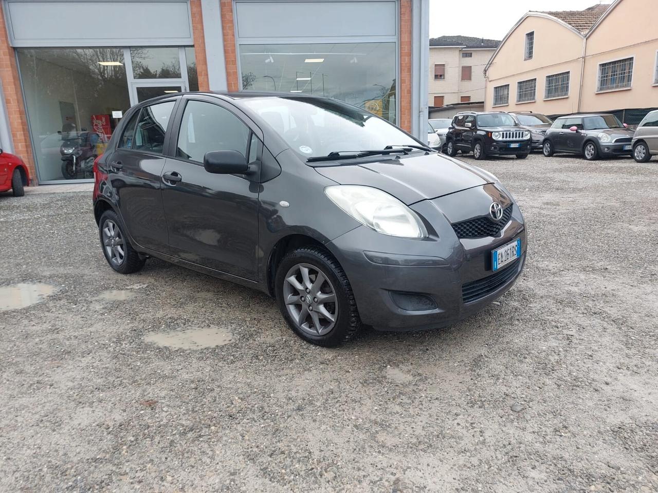 Toyota Yaris 1.0 5 porte UNICO PROPRIETARIO 12 MESI GARANZIA